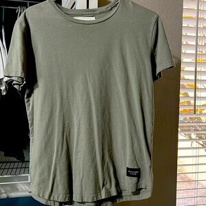 Men’s Abercrombie and Fitch size small dark green soft A&F tee
